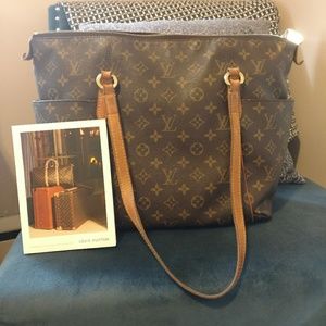 SOLD Authentic Louis Vuitton Totally MM